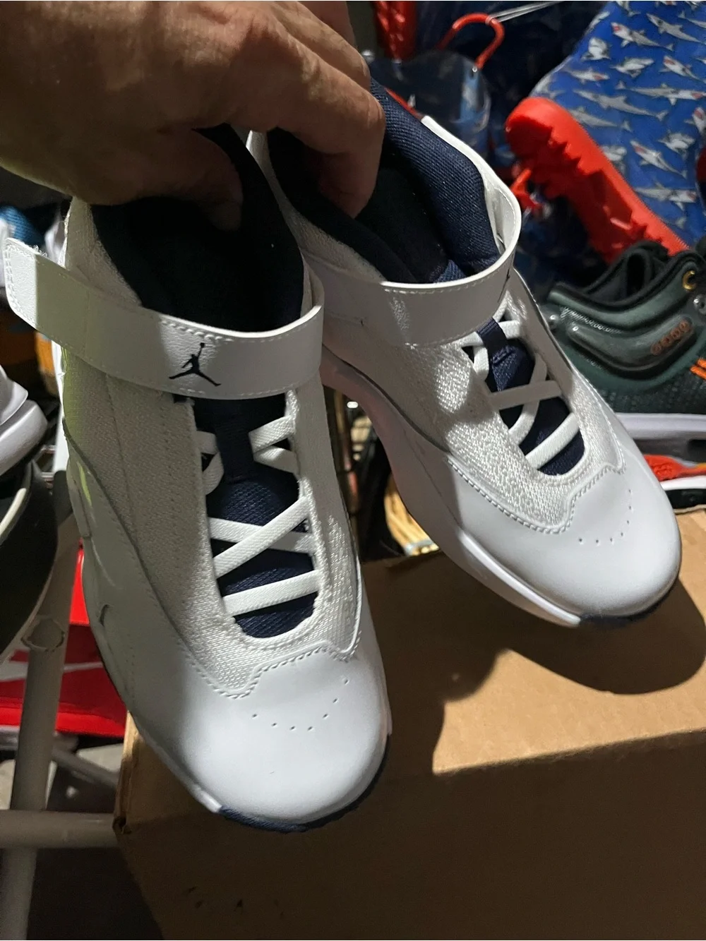Nike  air Jordan Aura 6 PS. Fq8299-100White and Navy Strap Sneakers with Jumpman